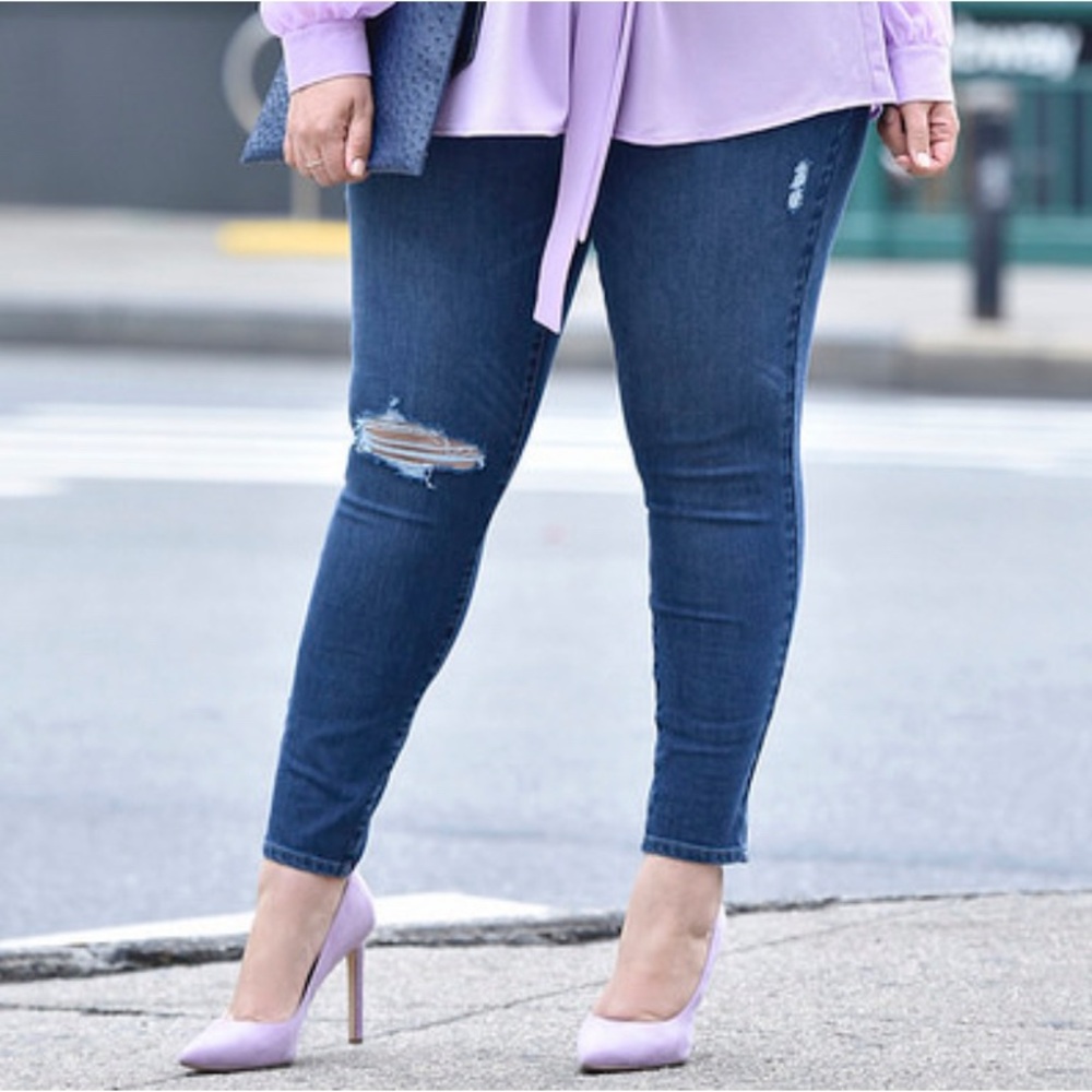 Girl With Curves Distressed Skinny Jeans